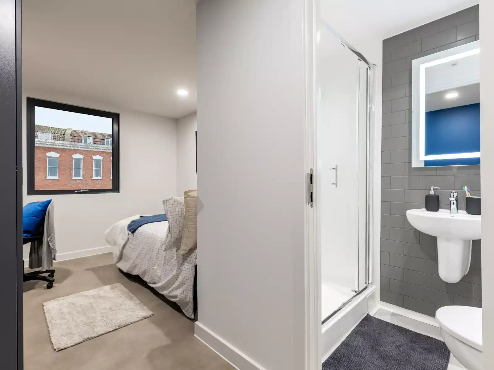 Deluxe En Suite - Bathroom