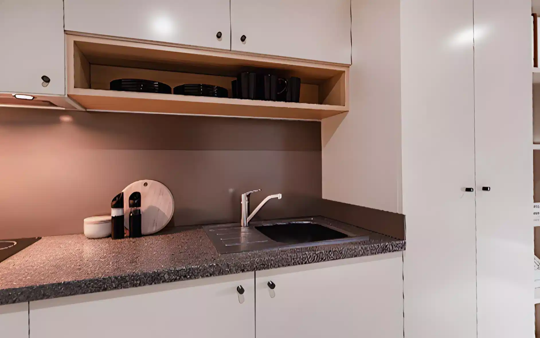 Luxury Studio - Kitchen