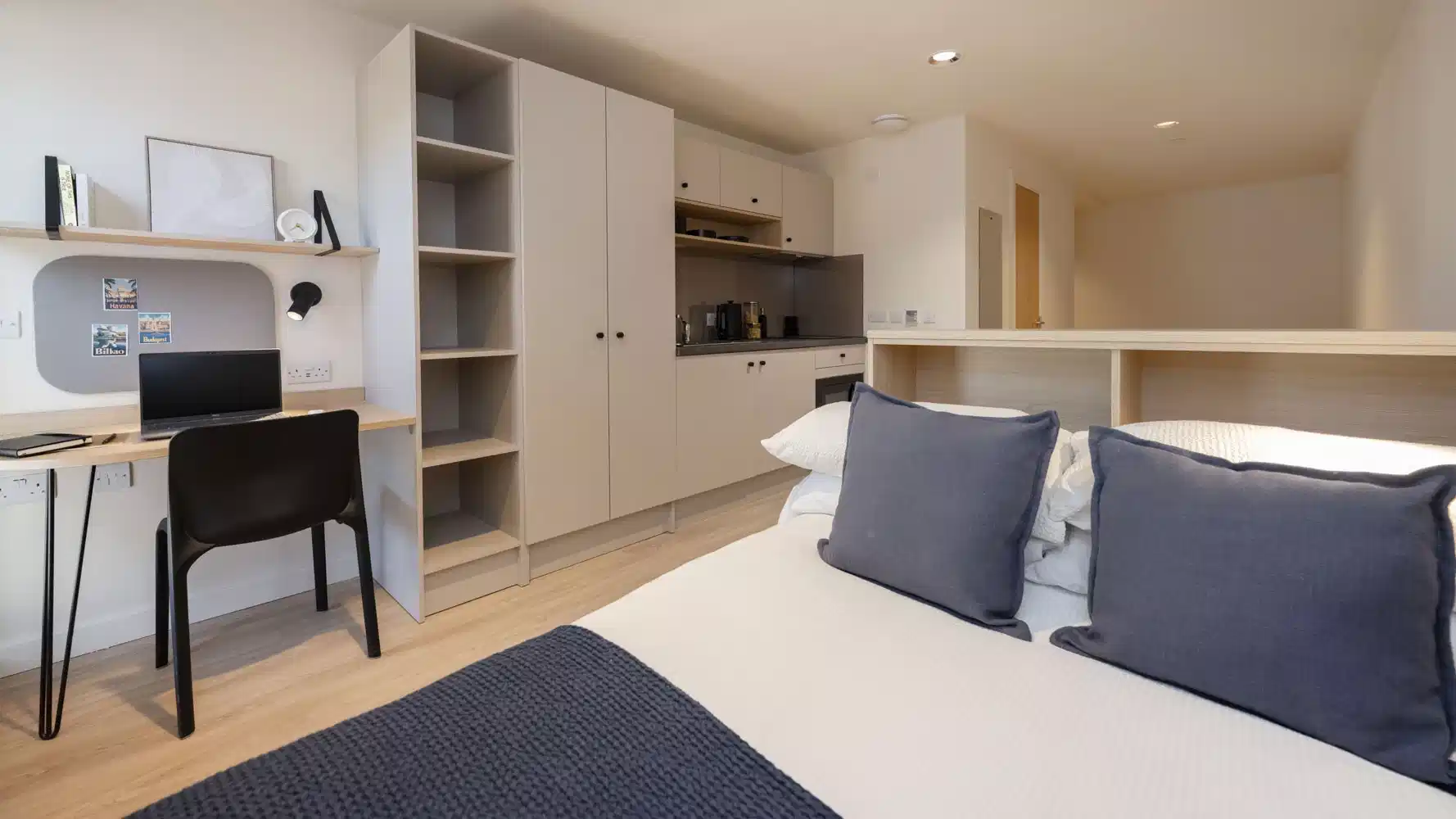 Deluxe Studio - Bedroom