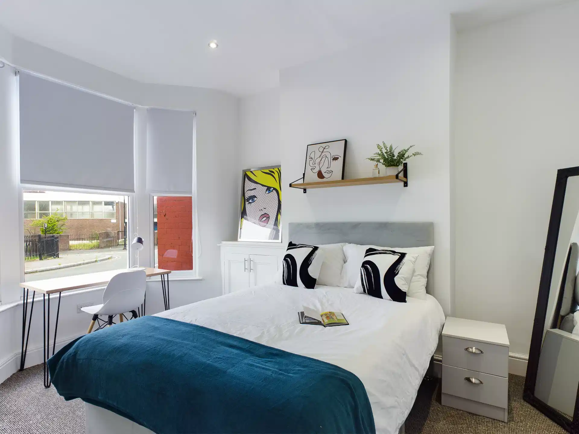 9 Bedroom House - Bedroom