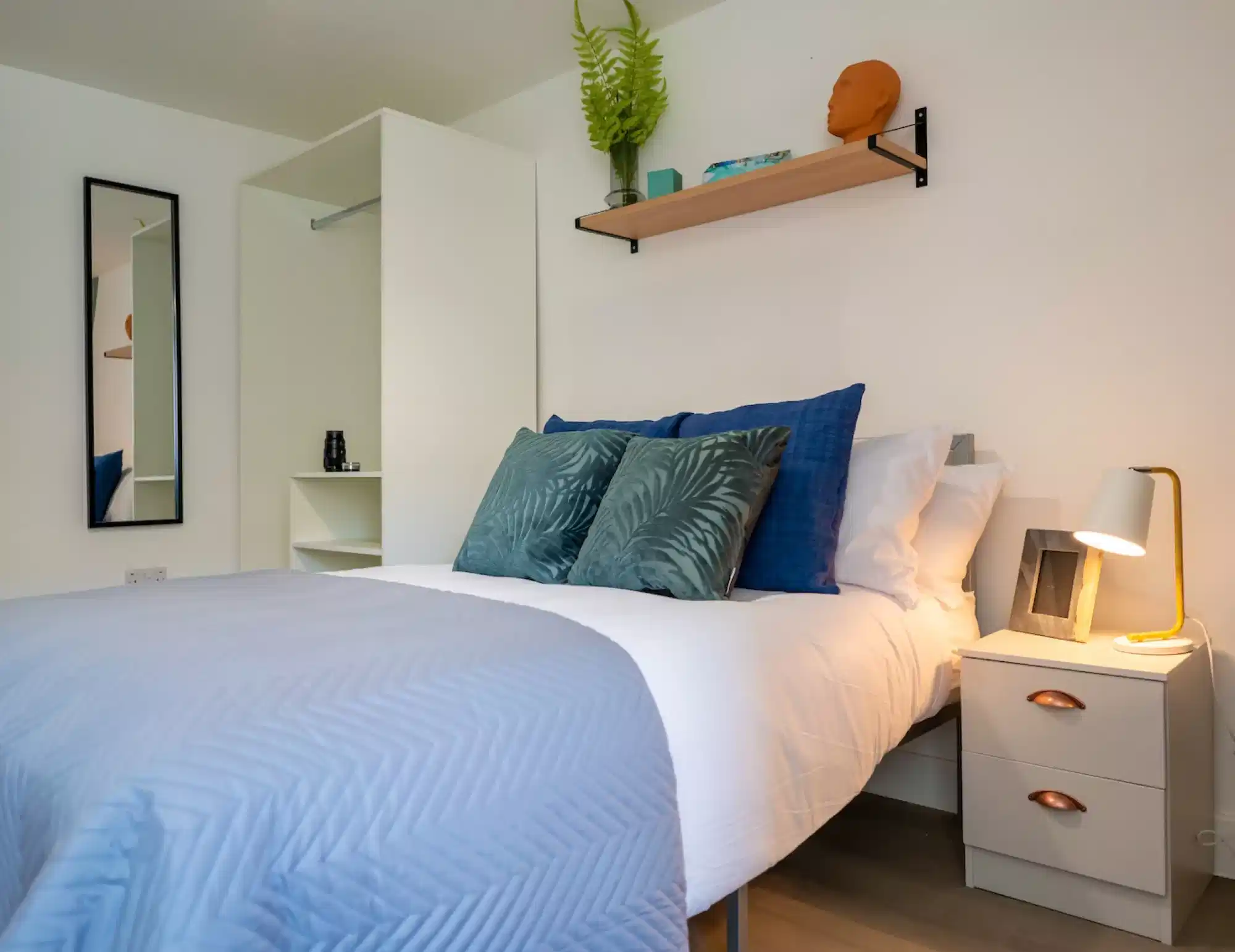 7 Bedroom House - Bedroom