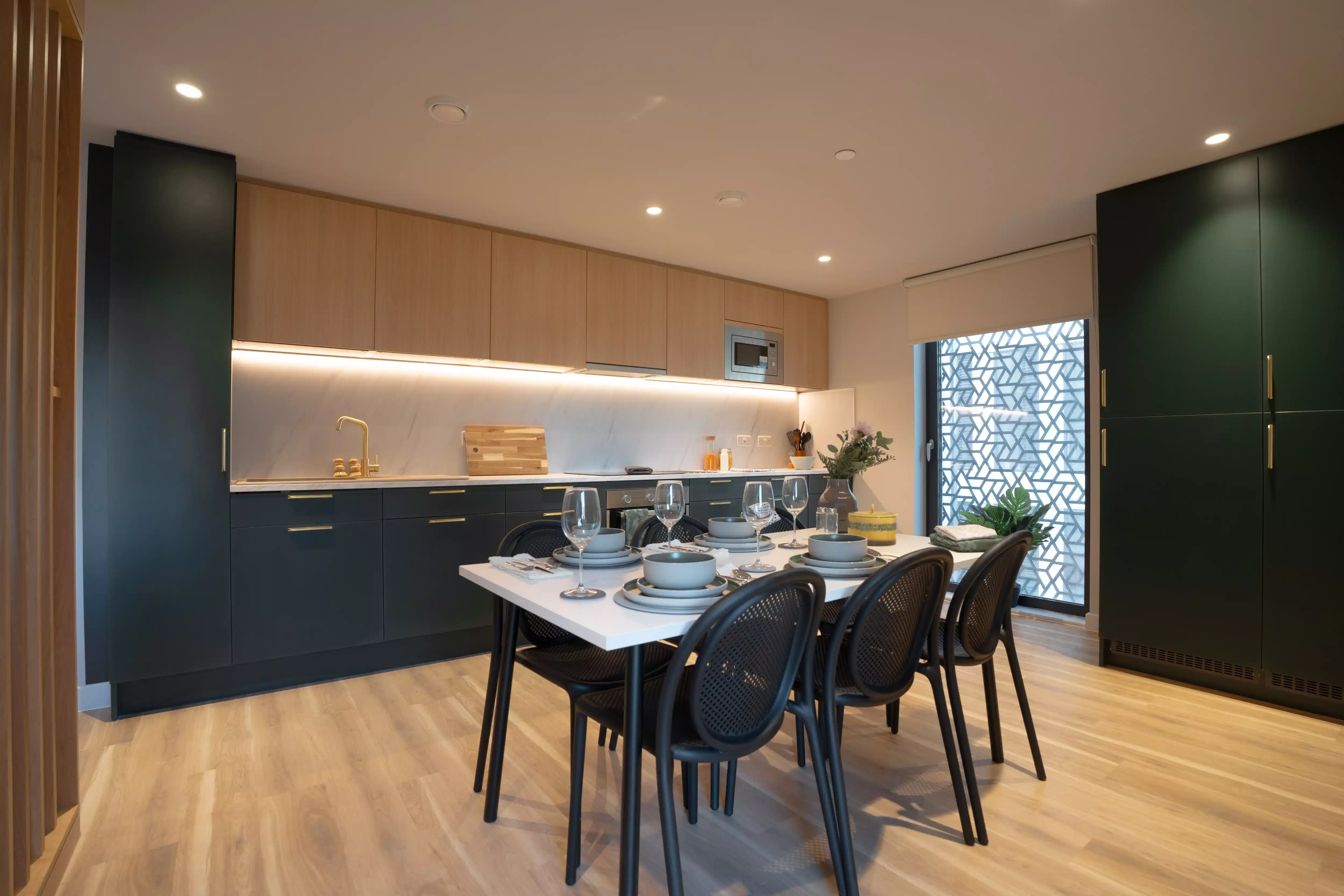 Classic Ensuite - Kitchen