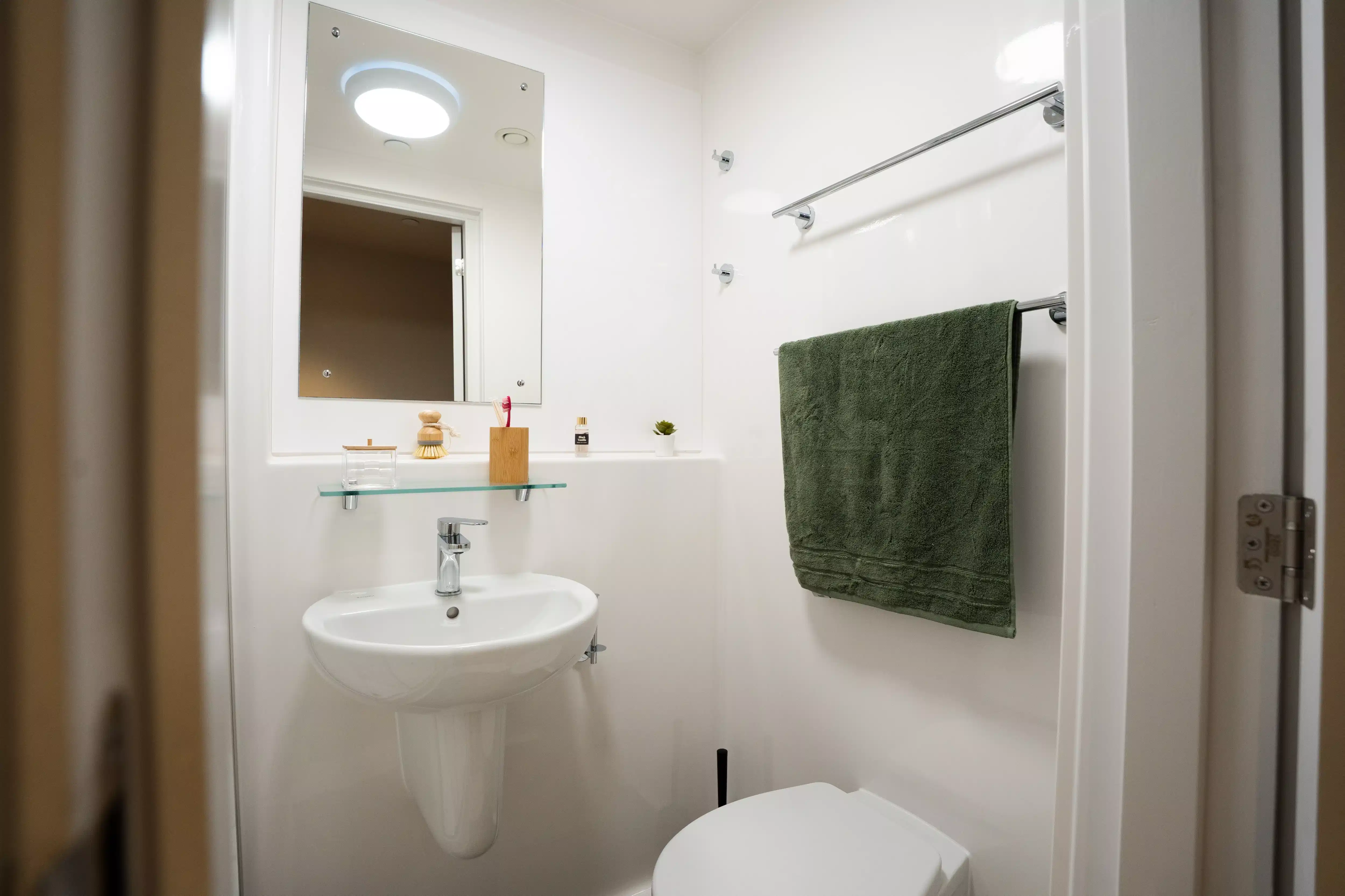 Classic Ensuite - Bathroom