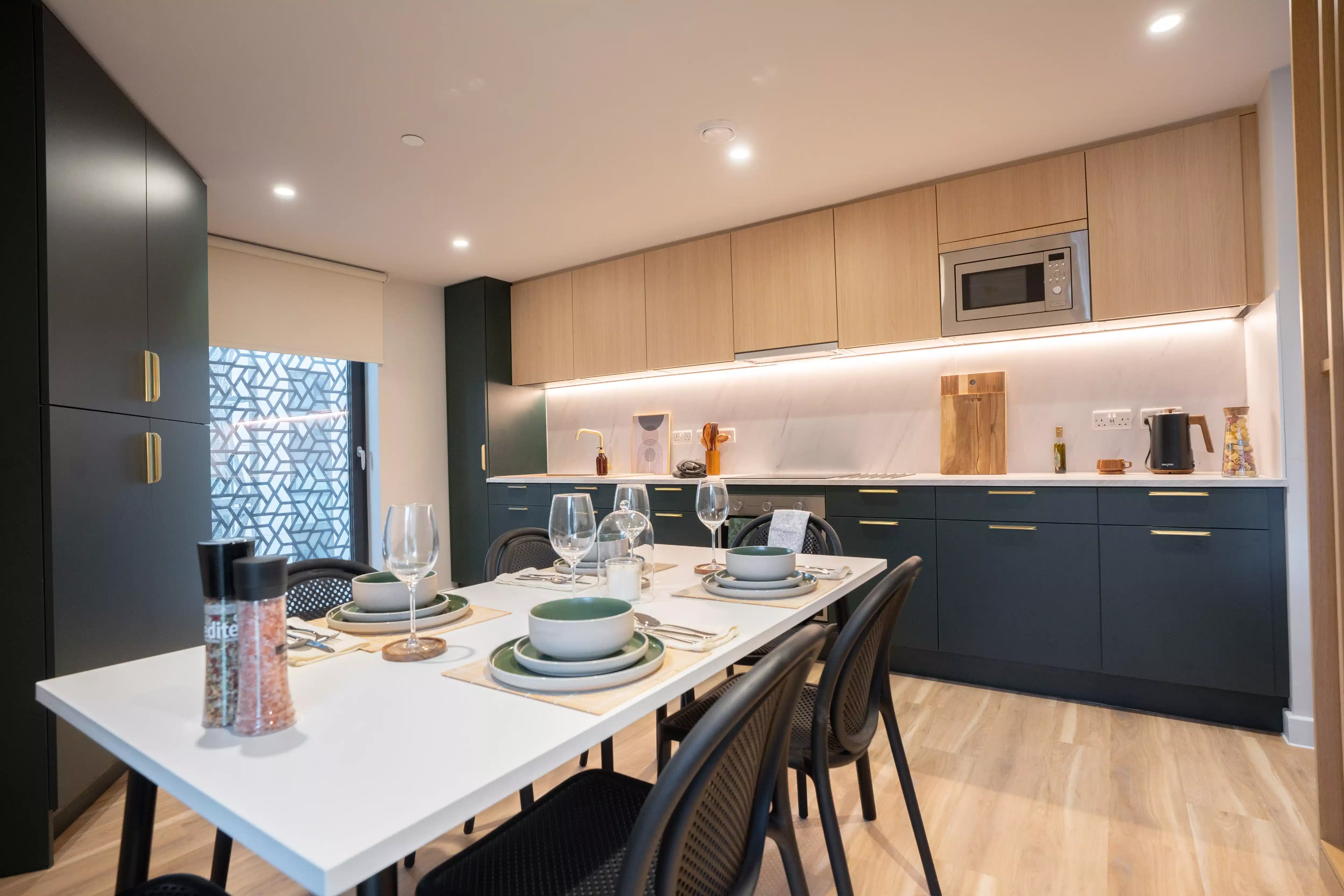 Classic Ensuite - Kitchen