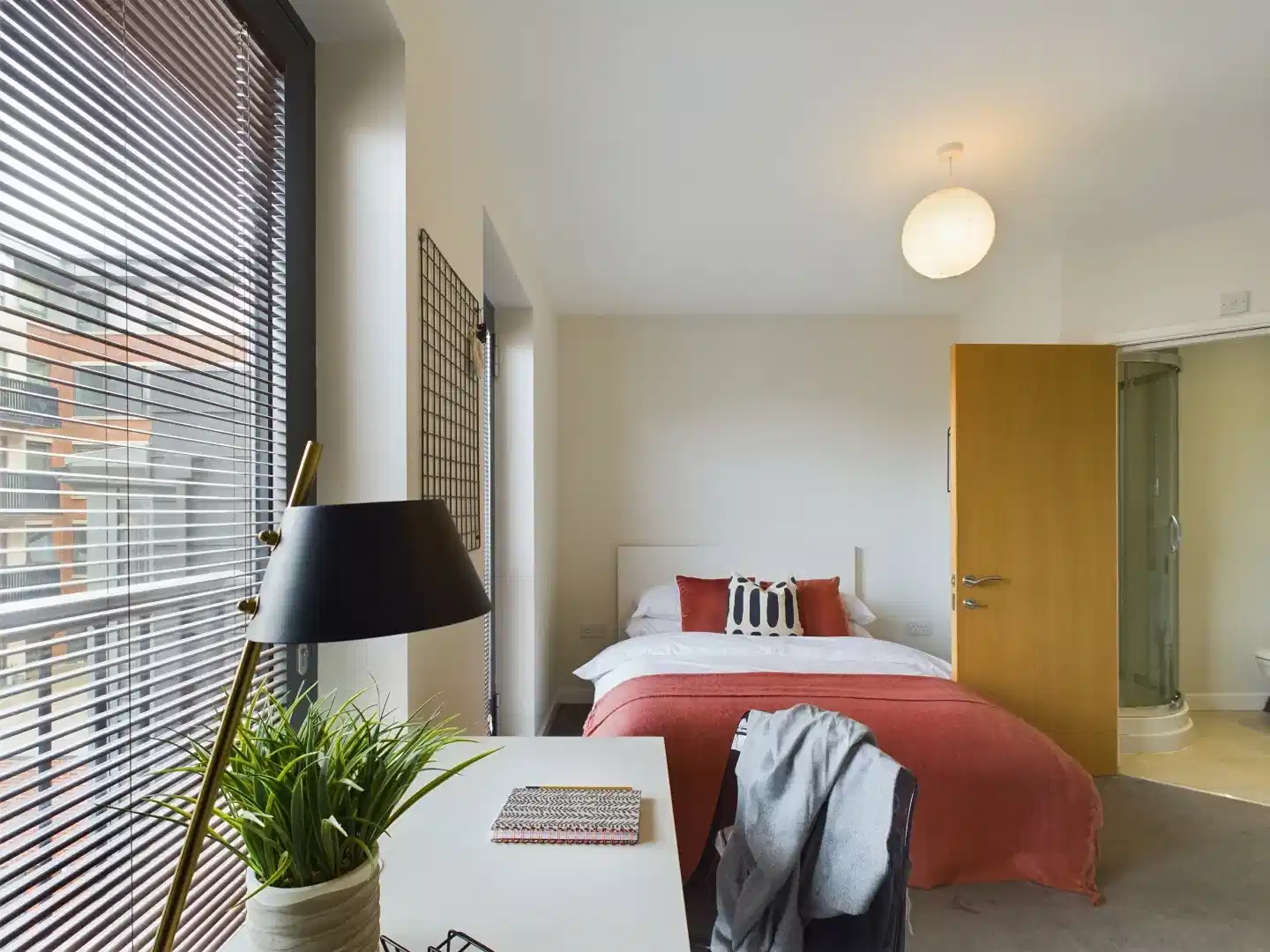 9 Bedroom House - Bedroom