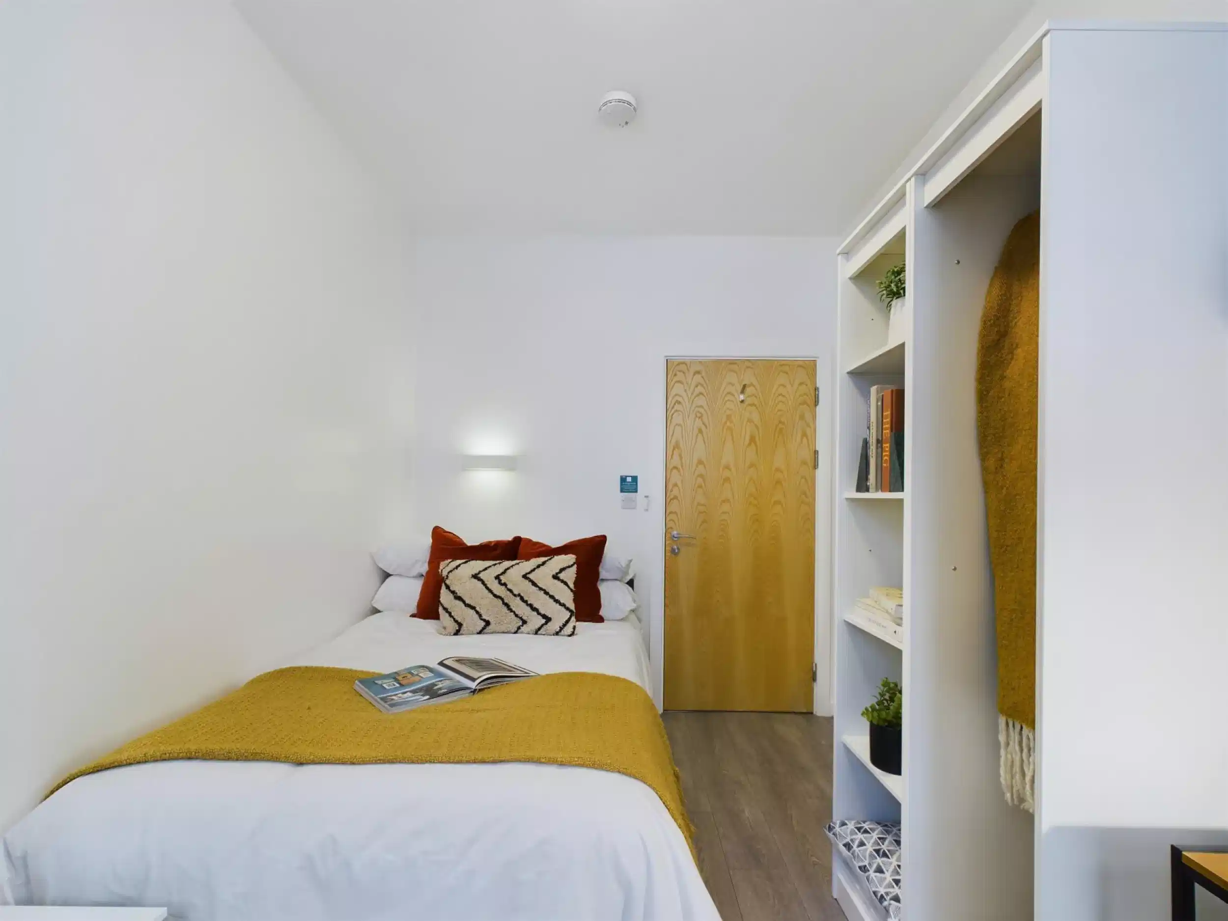 4 Bedroom House - Bedroom