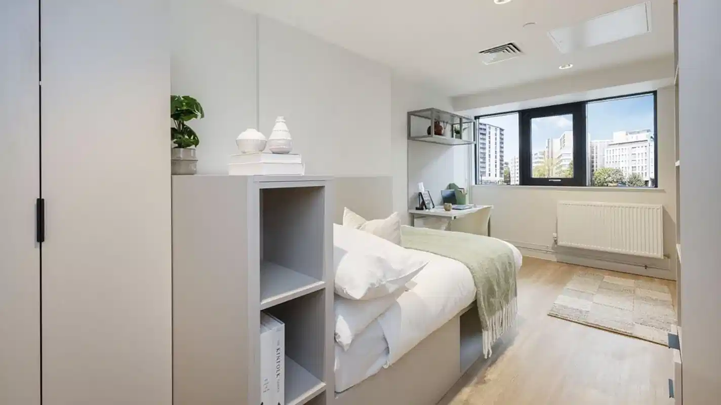 Premium Ensuite - Bedroom