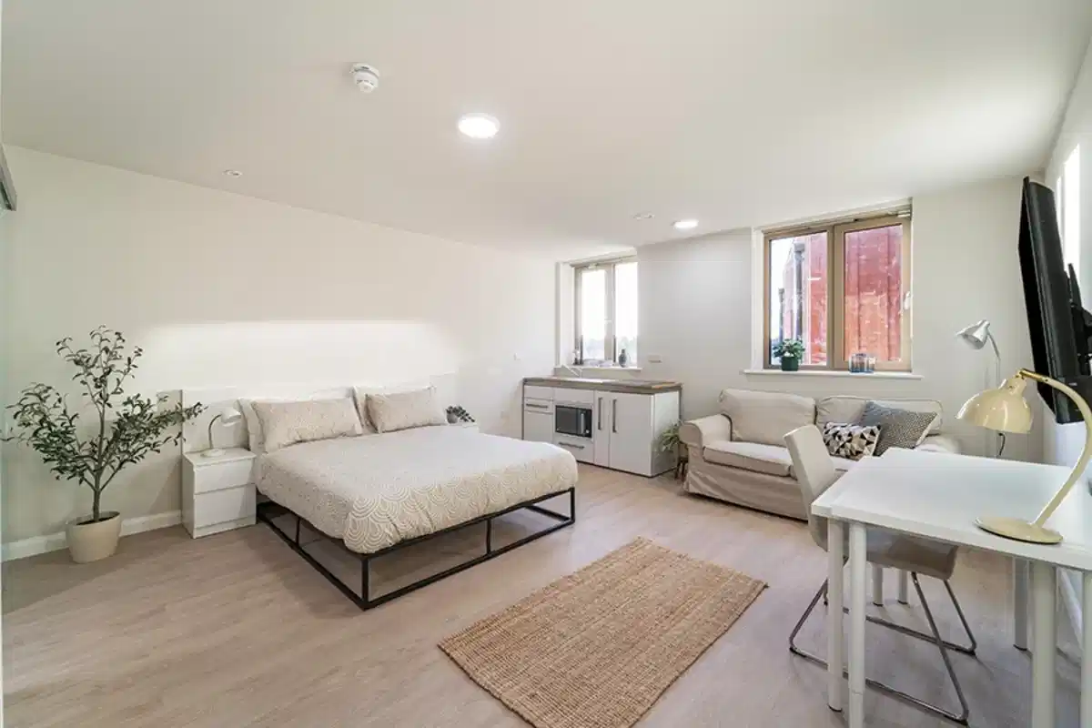 Deluxe - Bedroom