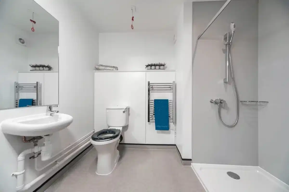 Super Deluxe Room - Bathroom