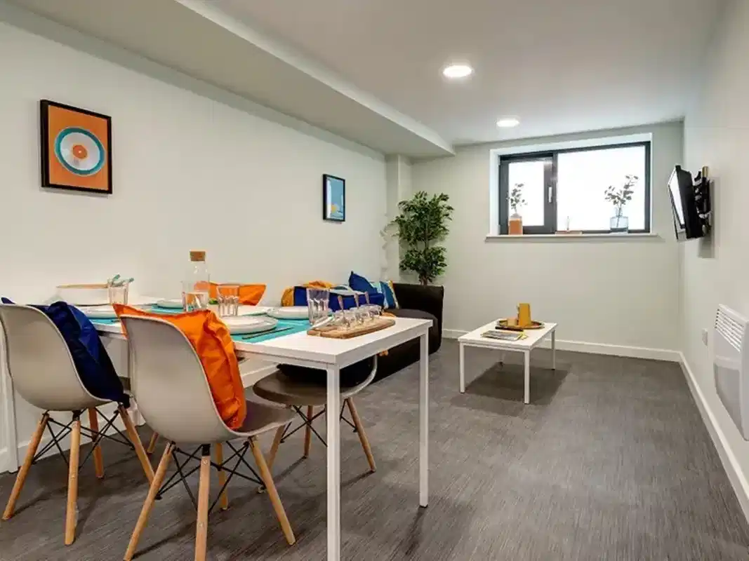 7 Bed Medium En-suite - Amenities