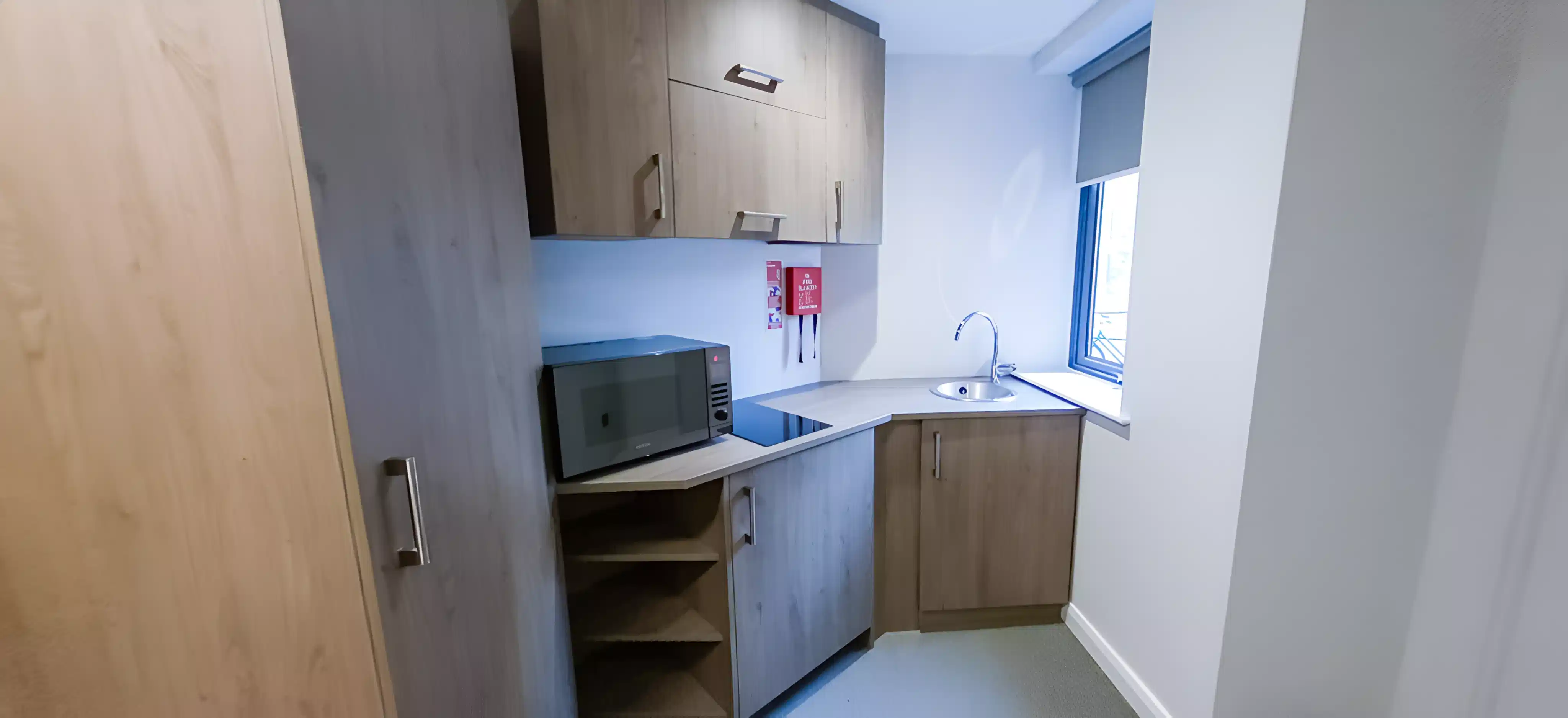 Standard Studio - Kitchen