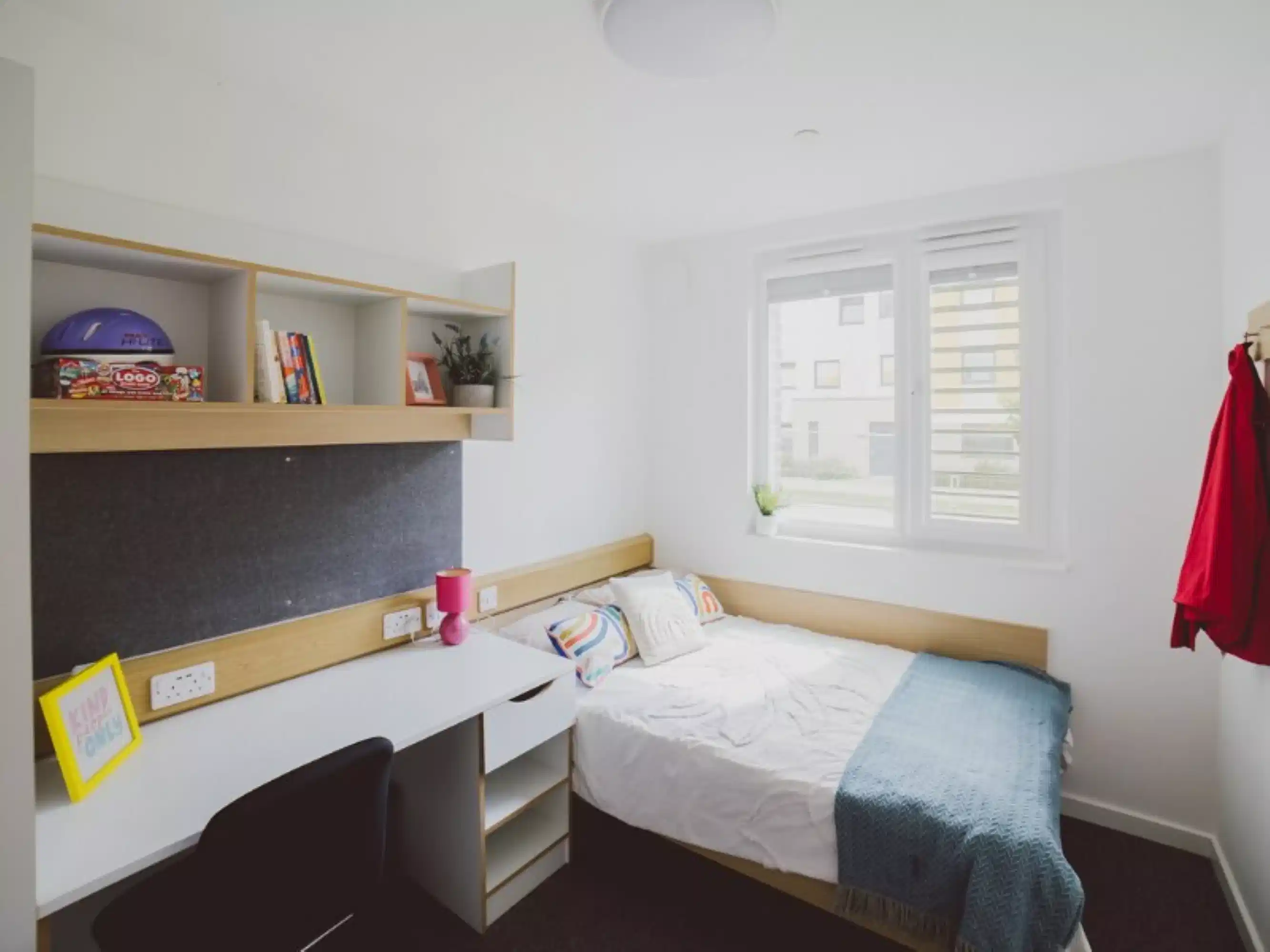 Premium Single Shared Facilities - Bedroom