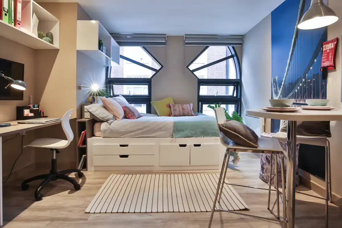 Classic Bigger Studio - Limited View - Bedroom