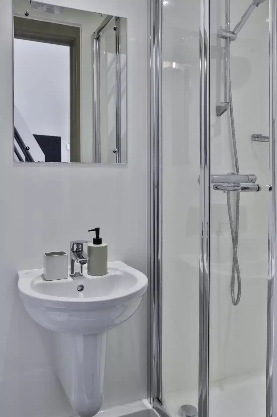 Classic Duplex - Bathroom