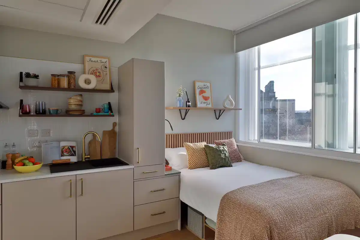 Premium XS Studio - Cathedral View - Bedroom