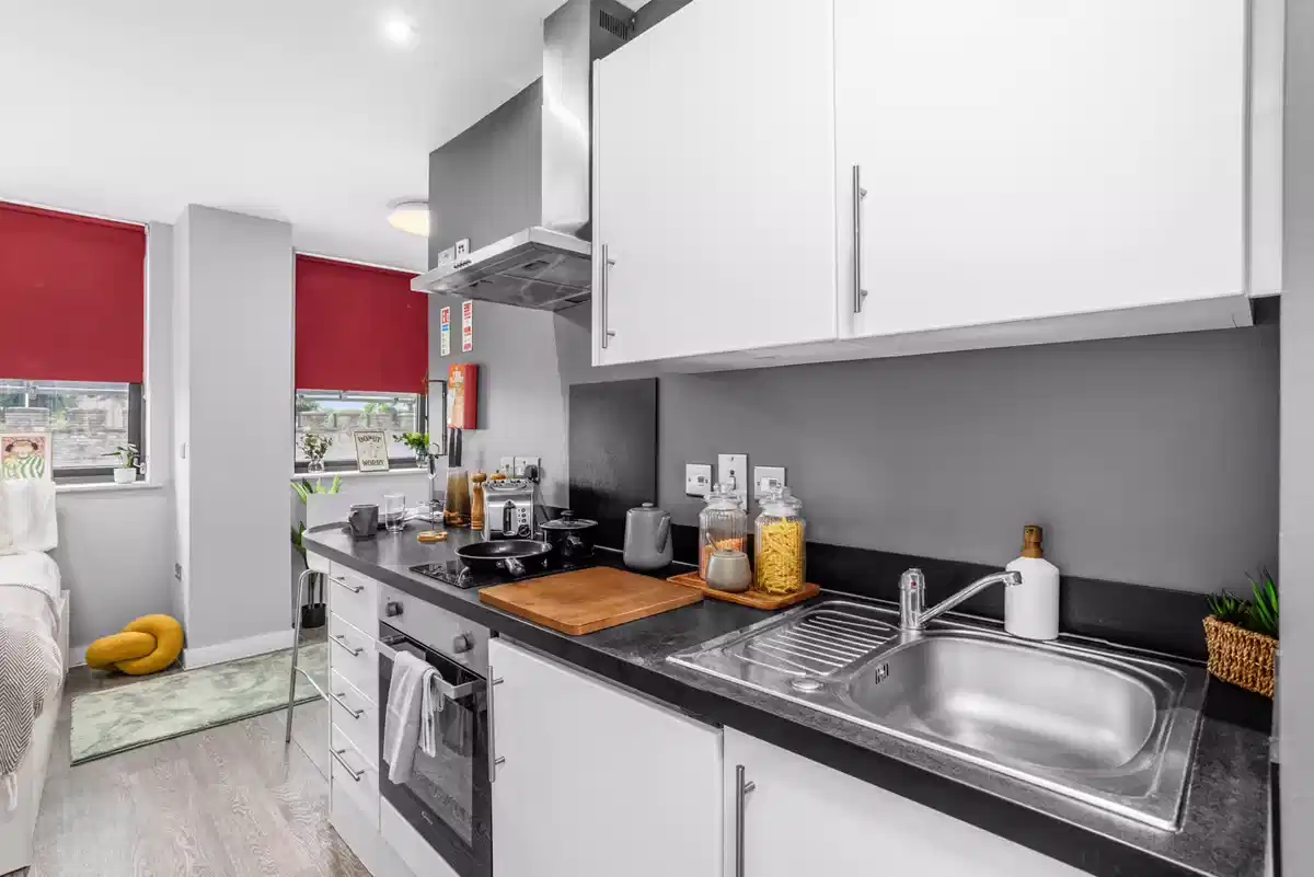 Classic Studio - Kitchen