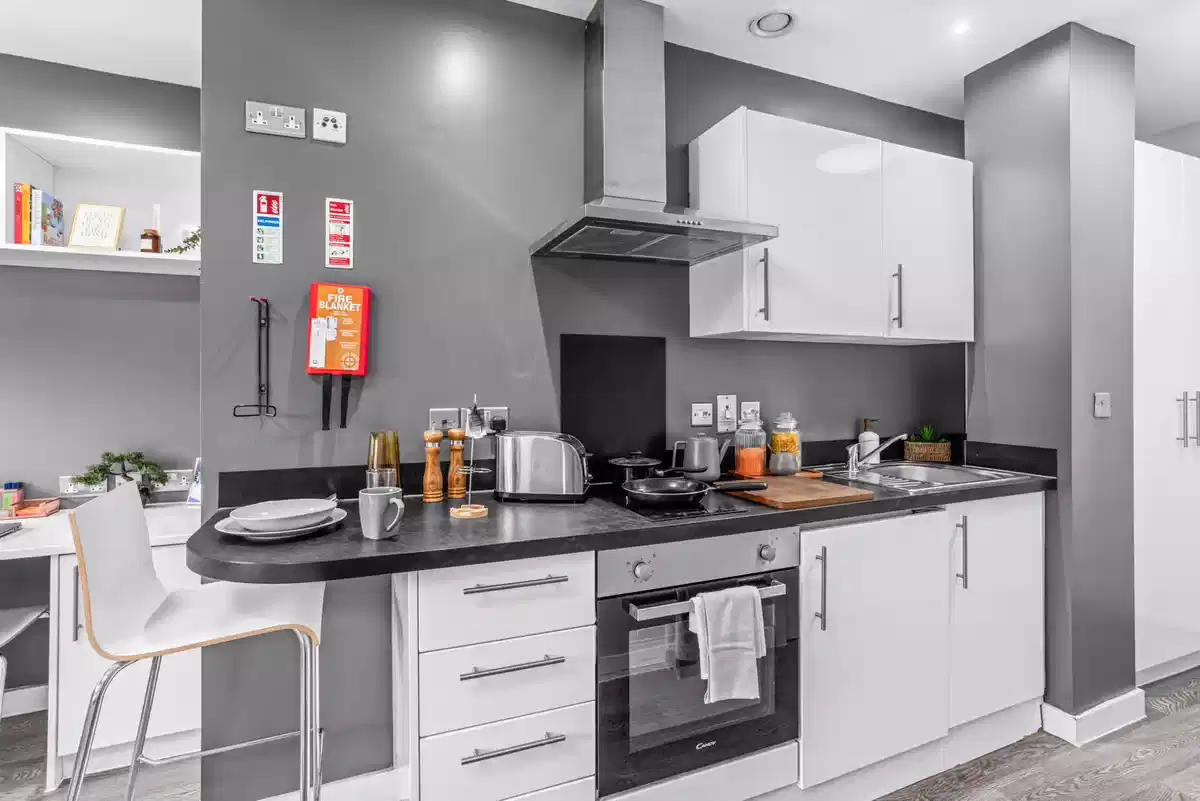 Classic Studio - Kitchen