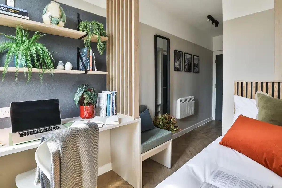 Premium 3 Bed Apartment - Single Bed - Amenities