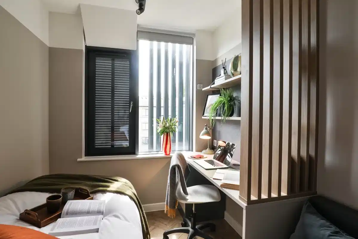 Premium 3 Bed Apartment - Single Bed - Bedroom
