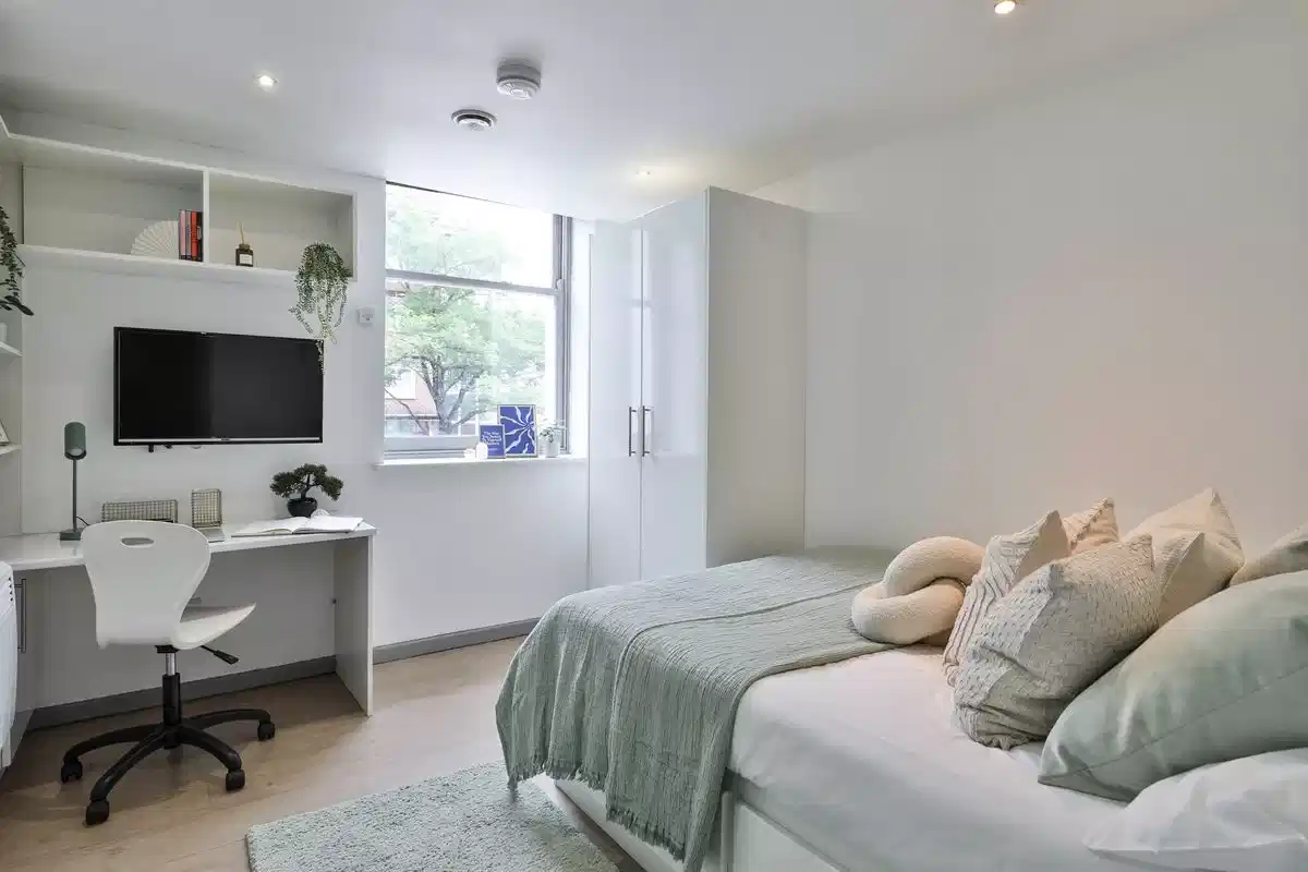 Classic Shared Apartment - Bedroom