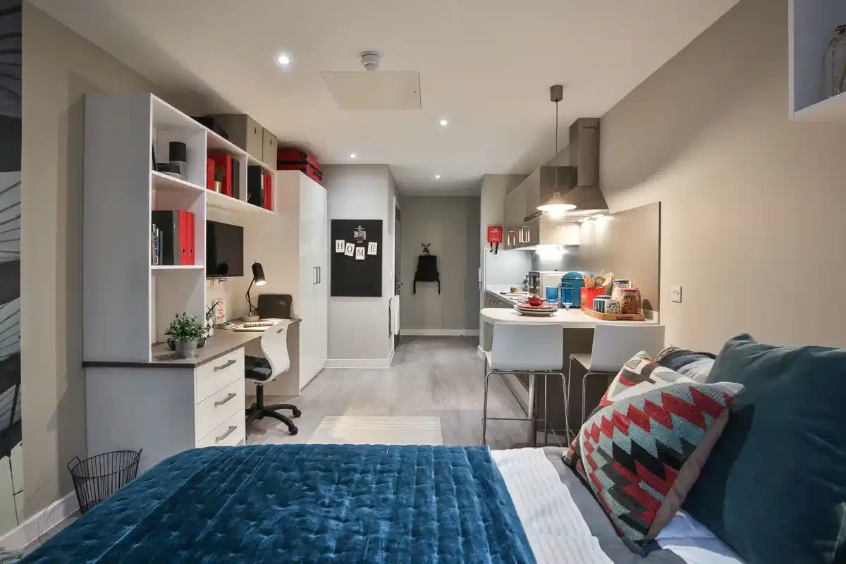 Premium Studio - Limited View - Bedroom