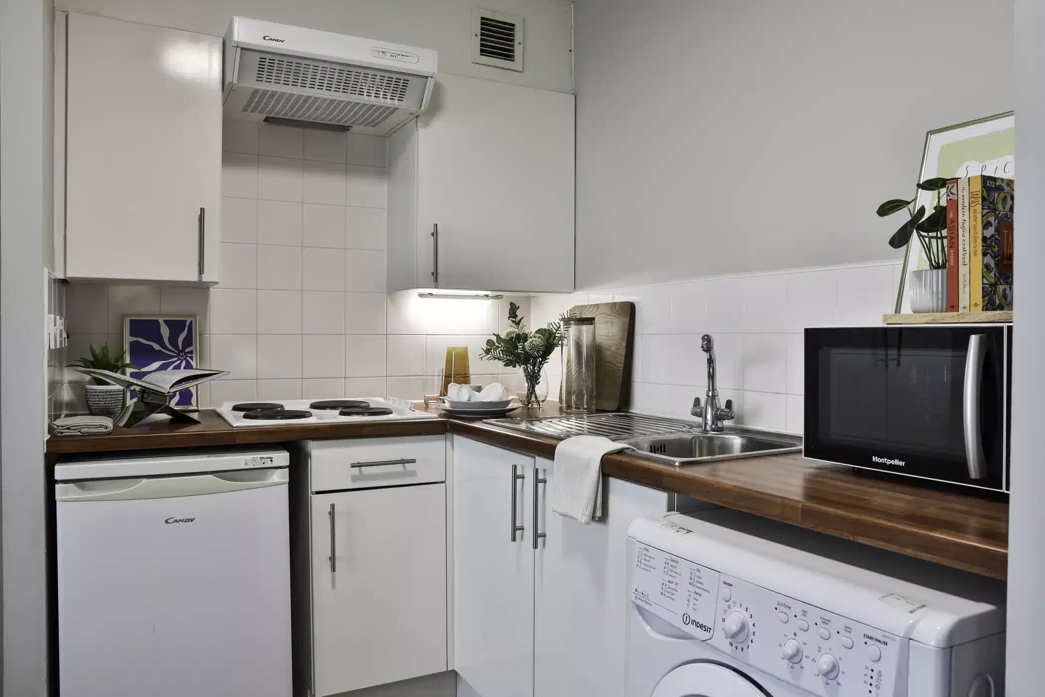 Classic Studio - Kitchen
