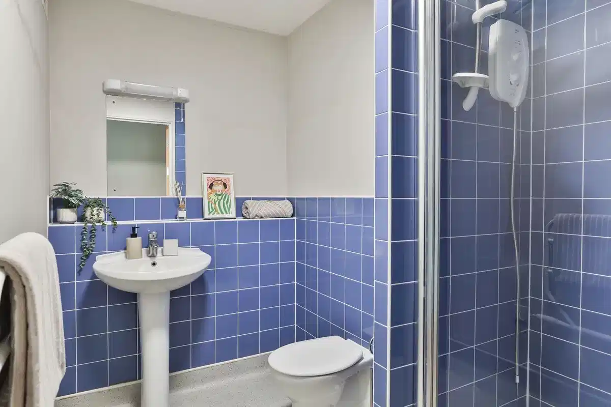 Classic Studio - Bathroom