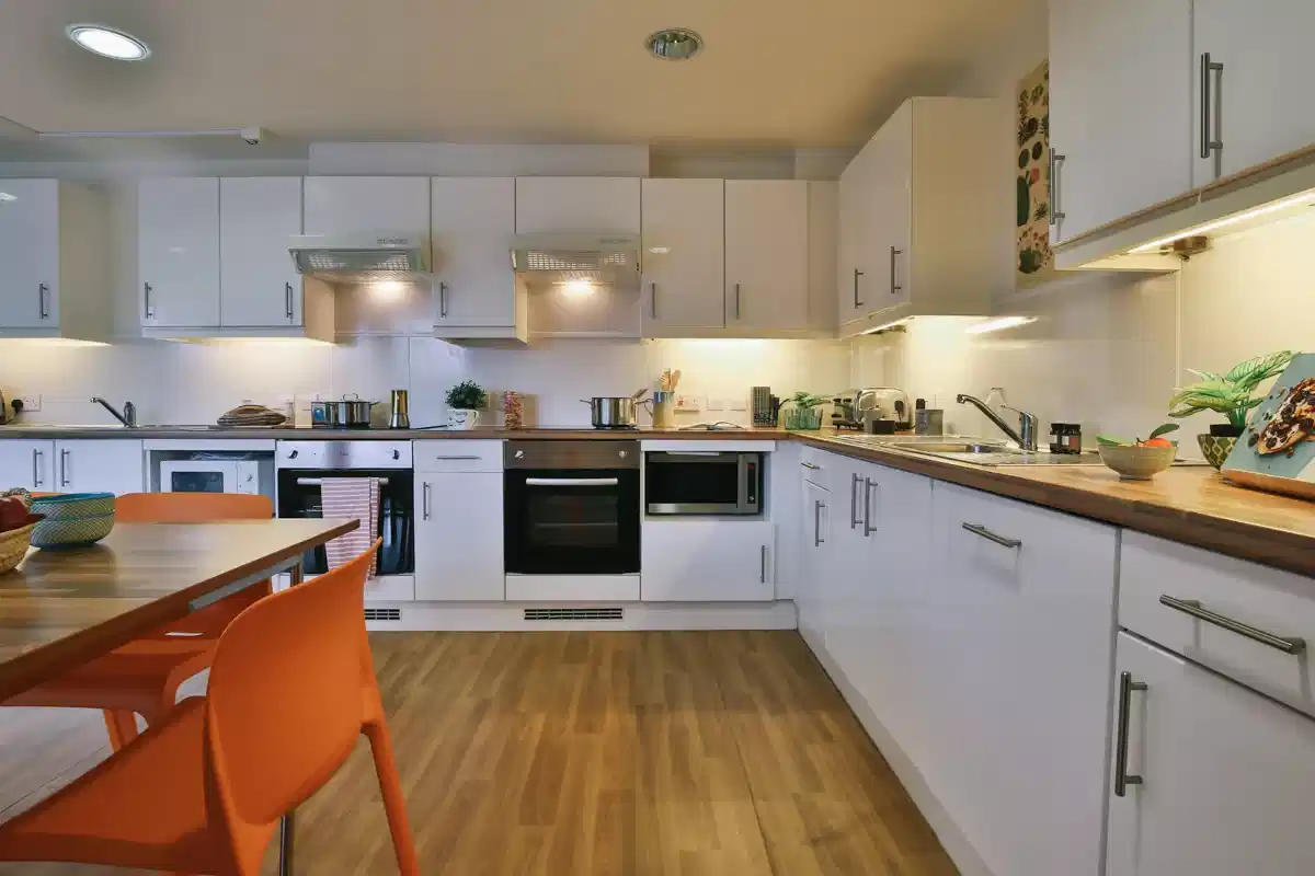 Classic Shared Apartment - Kitchen