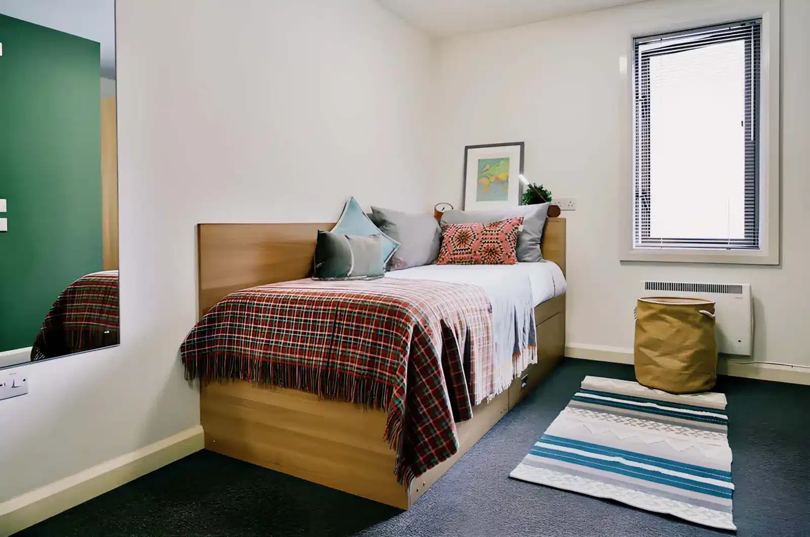 Value Shared Apartment - Bedroom