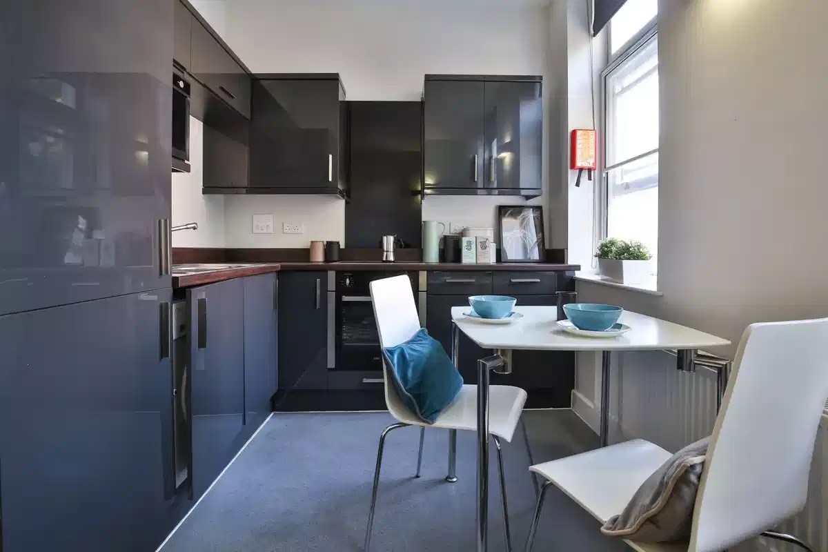 Classic Bigger 1-Bed Apartment - Kitchen