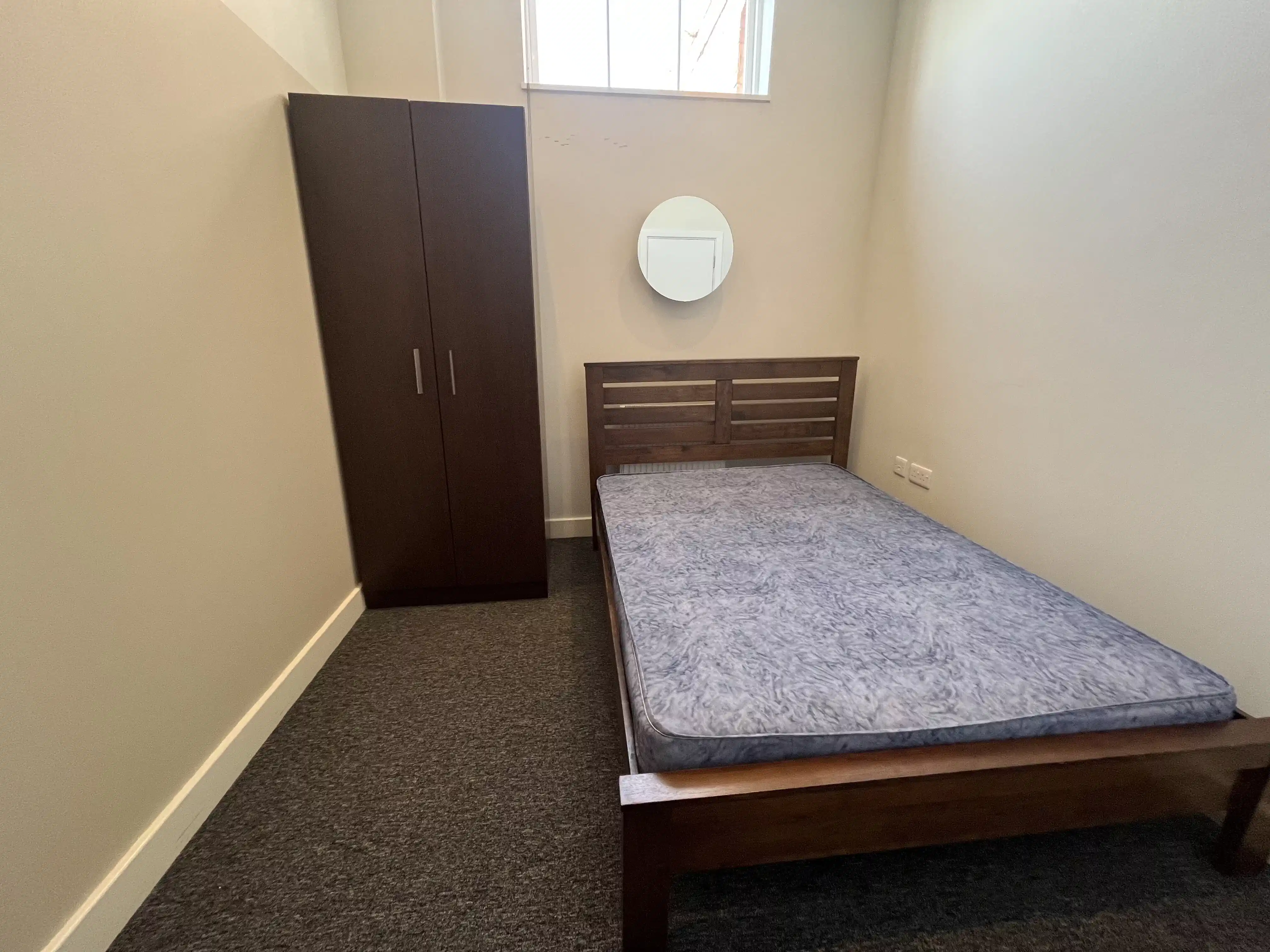 Classic 1 Bed Apartment - Bedroom