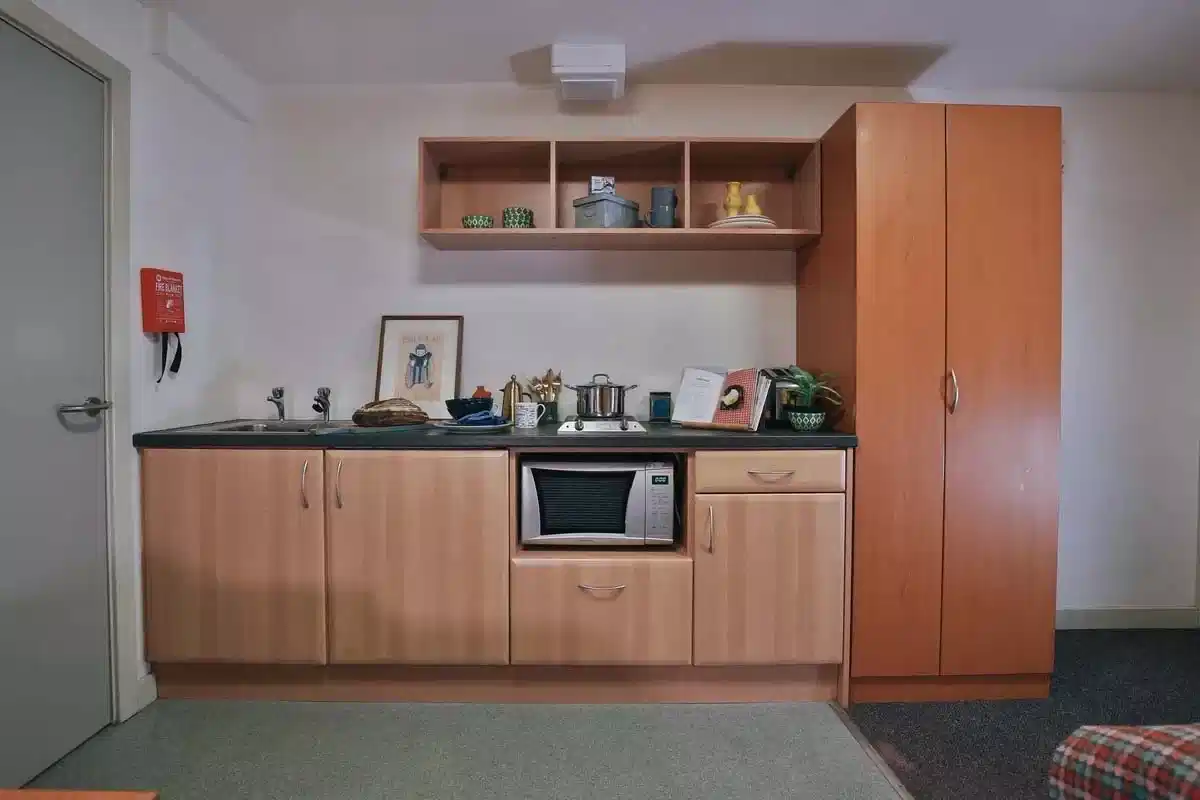 Classic Studio - Kitchen