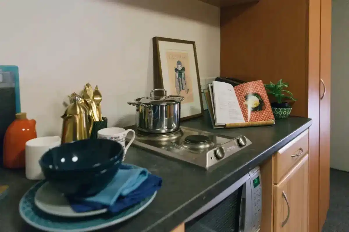 Classic Studio - Kitchen