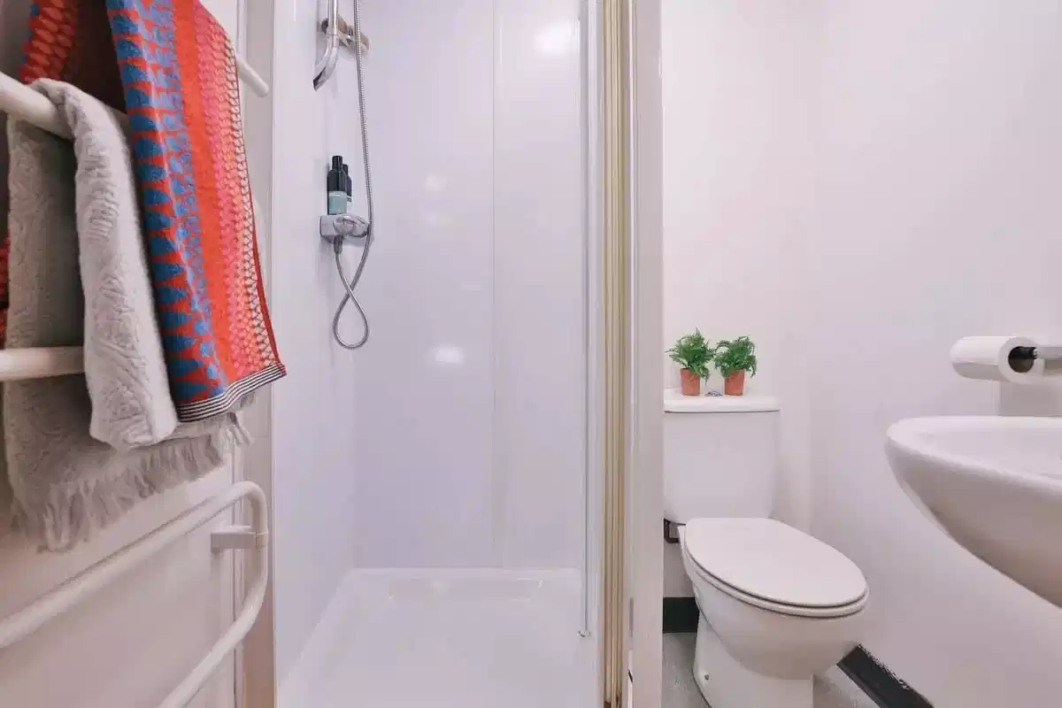 Classic Studio - Bathroom