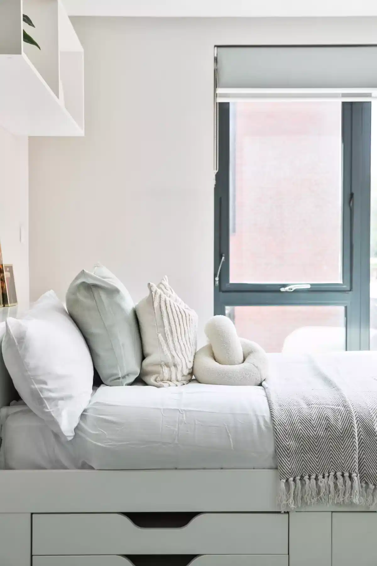 Classic 3 Bed Apartment - Bedroom