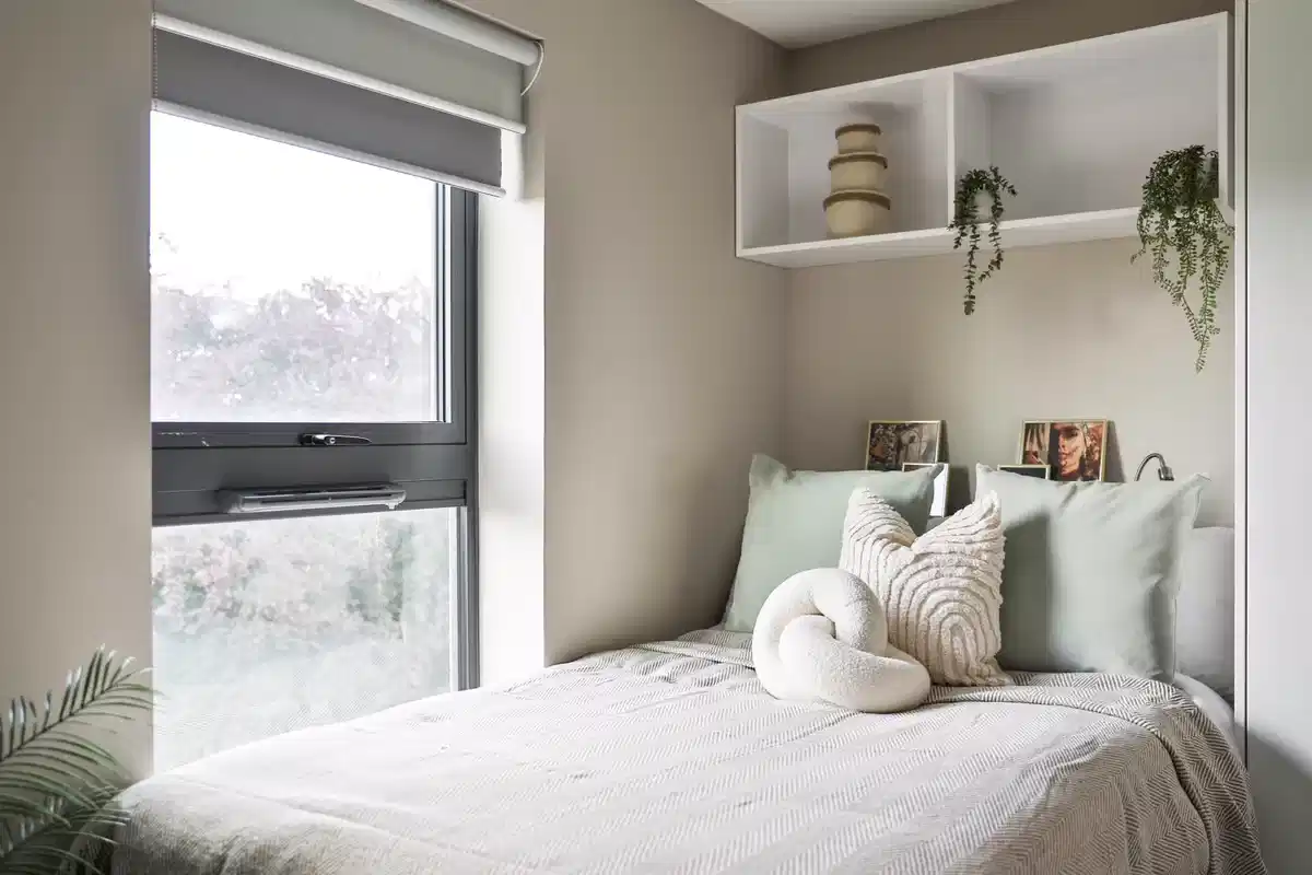 Classic 2 Bed Apartment - Bedroom
