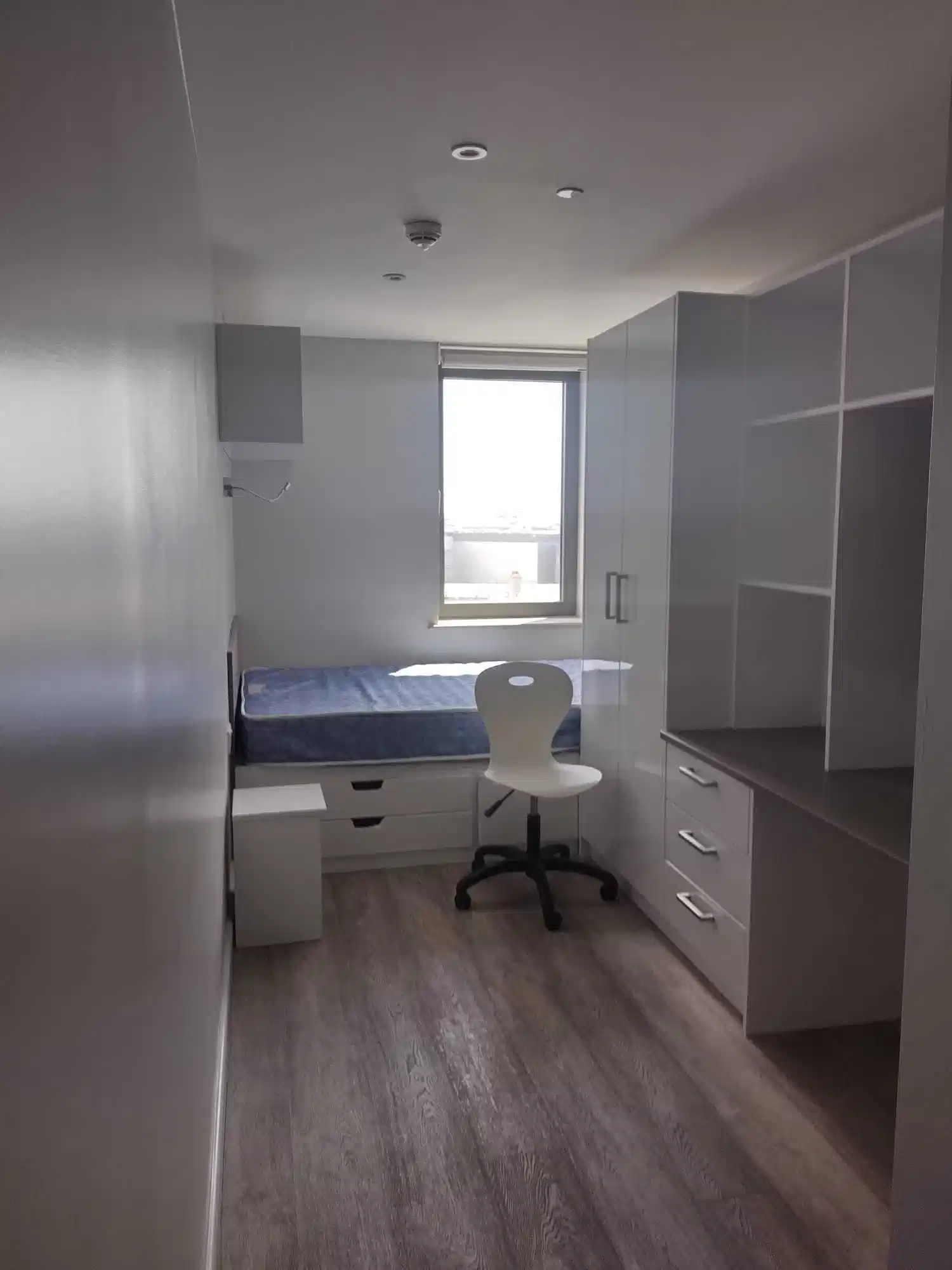Classic 2 Bed Apartment - Bedroom