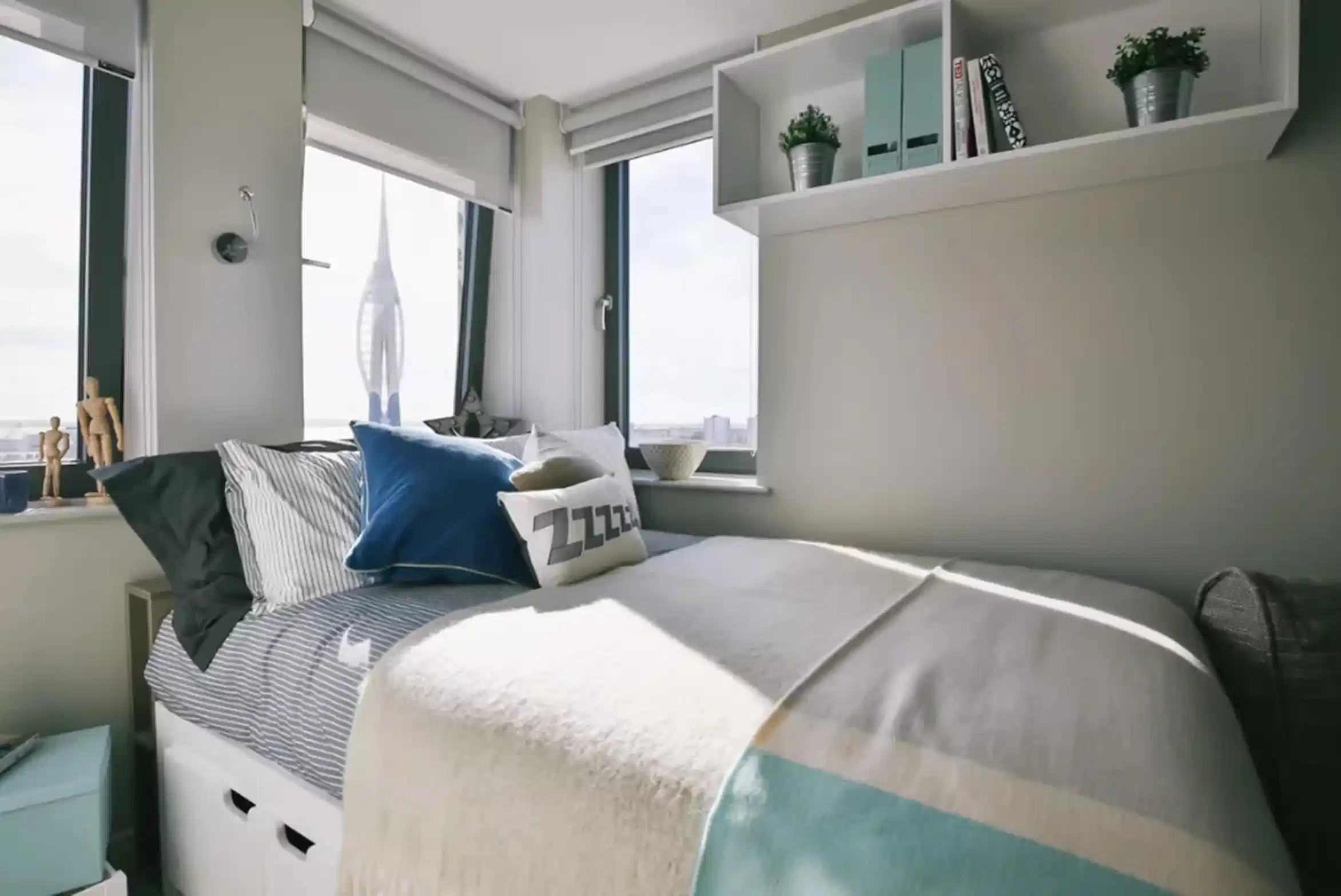 Classic 2 Bed Apartment - Bedroom