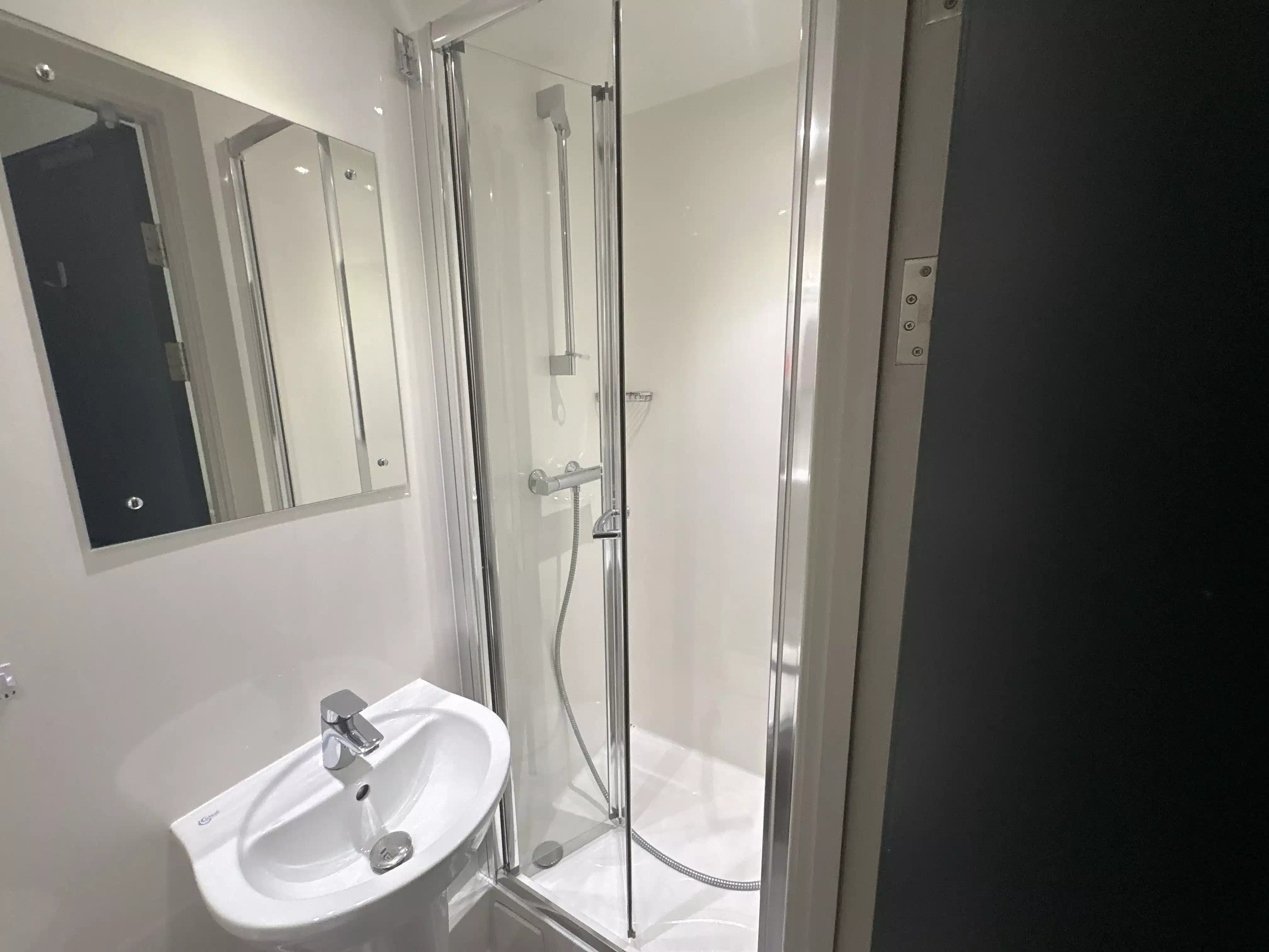 Classic Studio - Bathroom