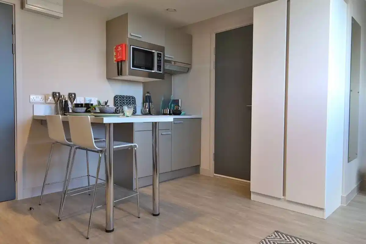 Classic Studio - Kitchen
