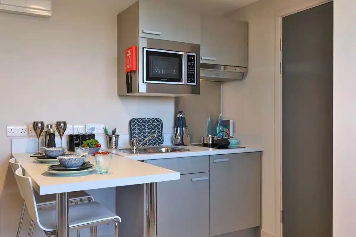 Classic Studio - Kitchen