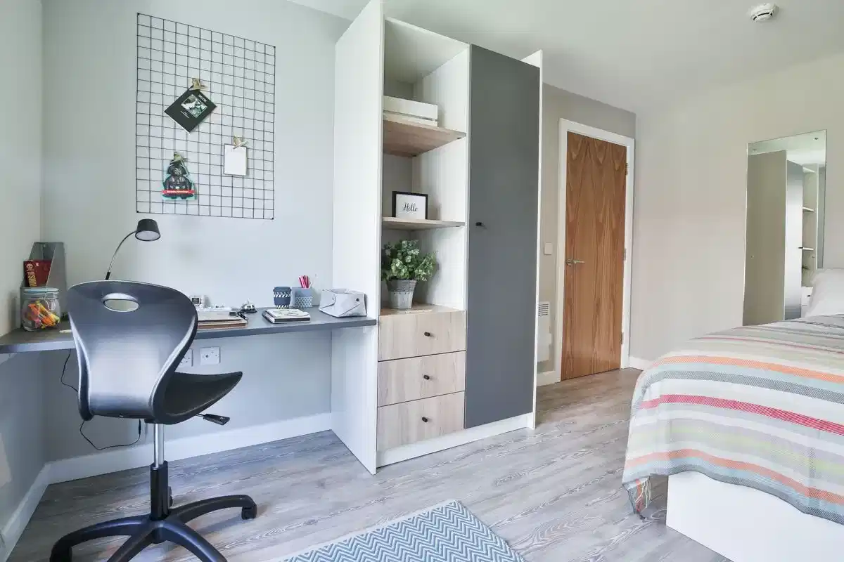 Premium Shared Apartment - Bedroom