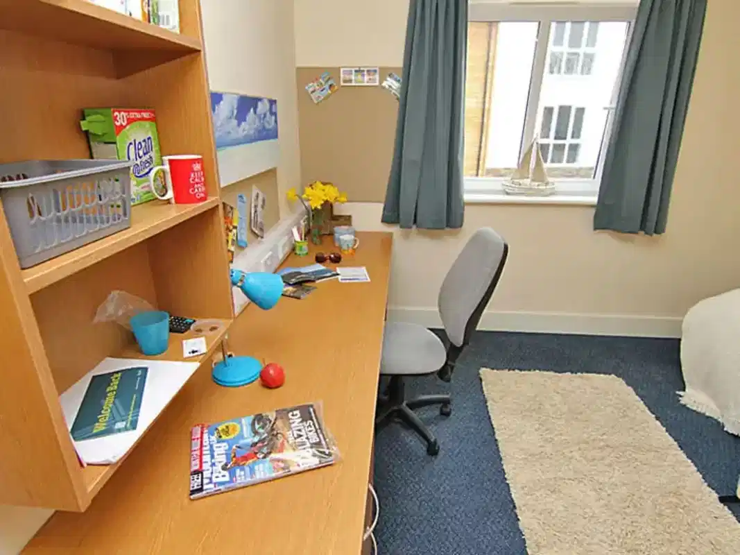 7-Bed Cluster Large Ensuite - Amenities