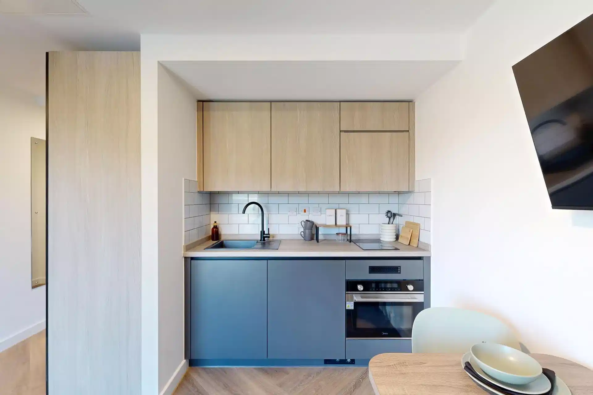 Deluxe Studio - Kitchen