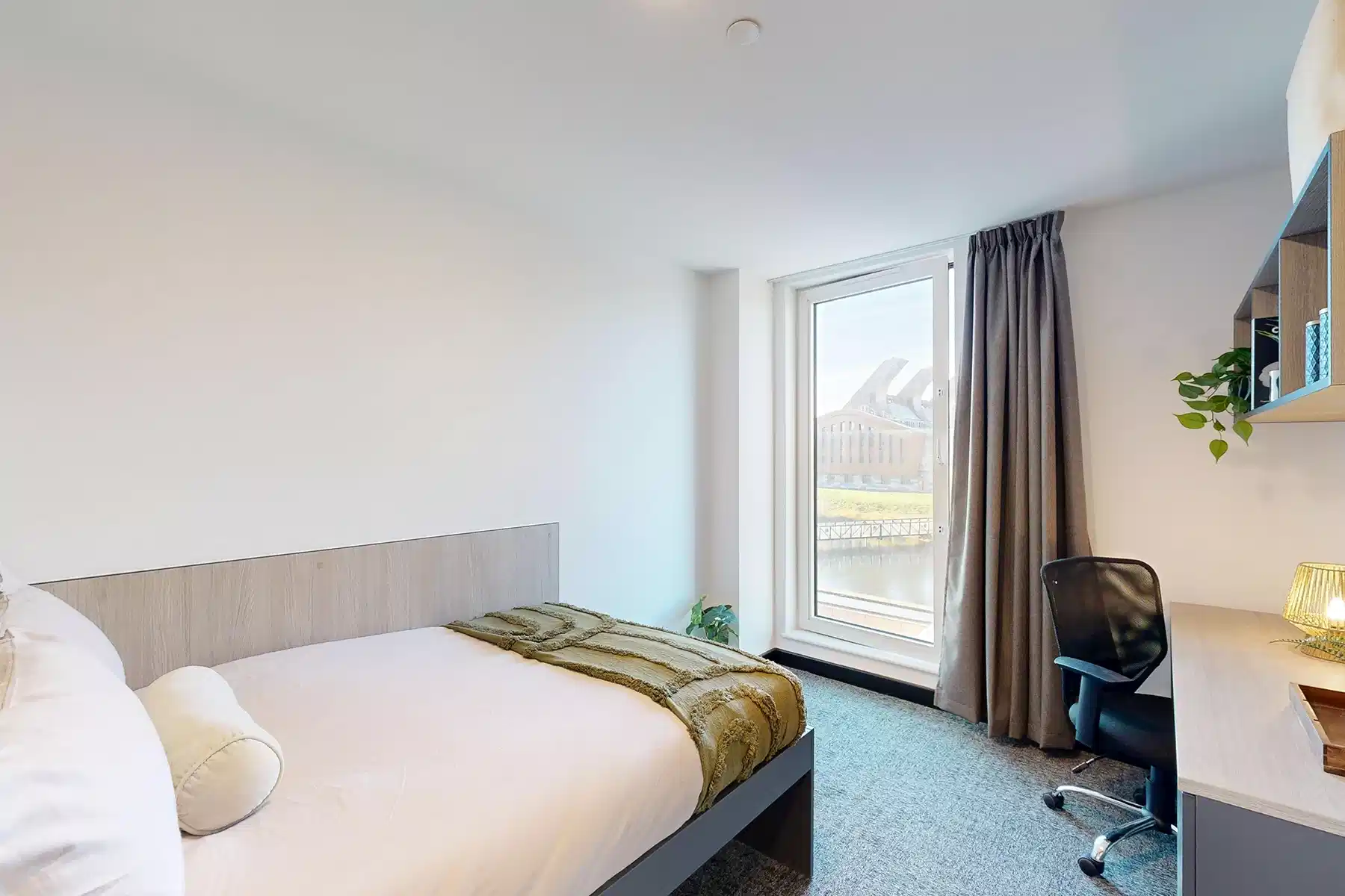 Premium Ensuite - Bedroom