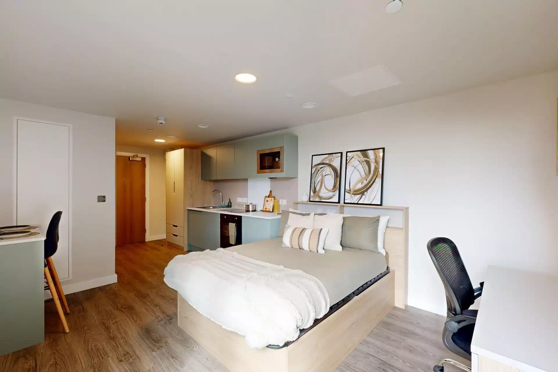 Deluxe Plus Studio - Bedroom
