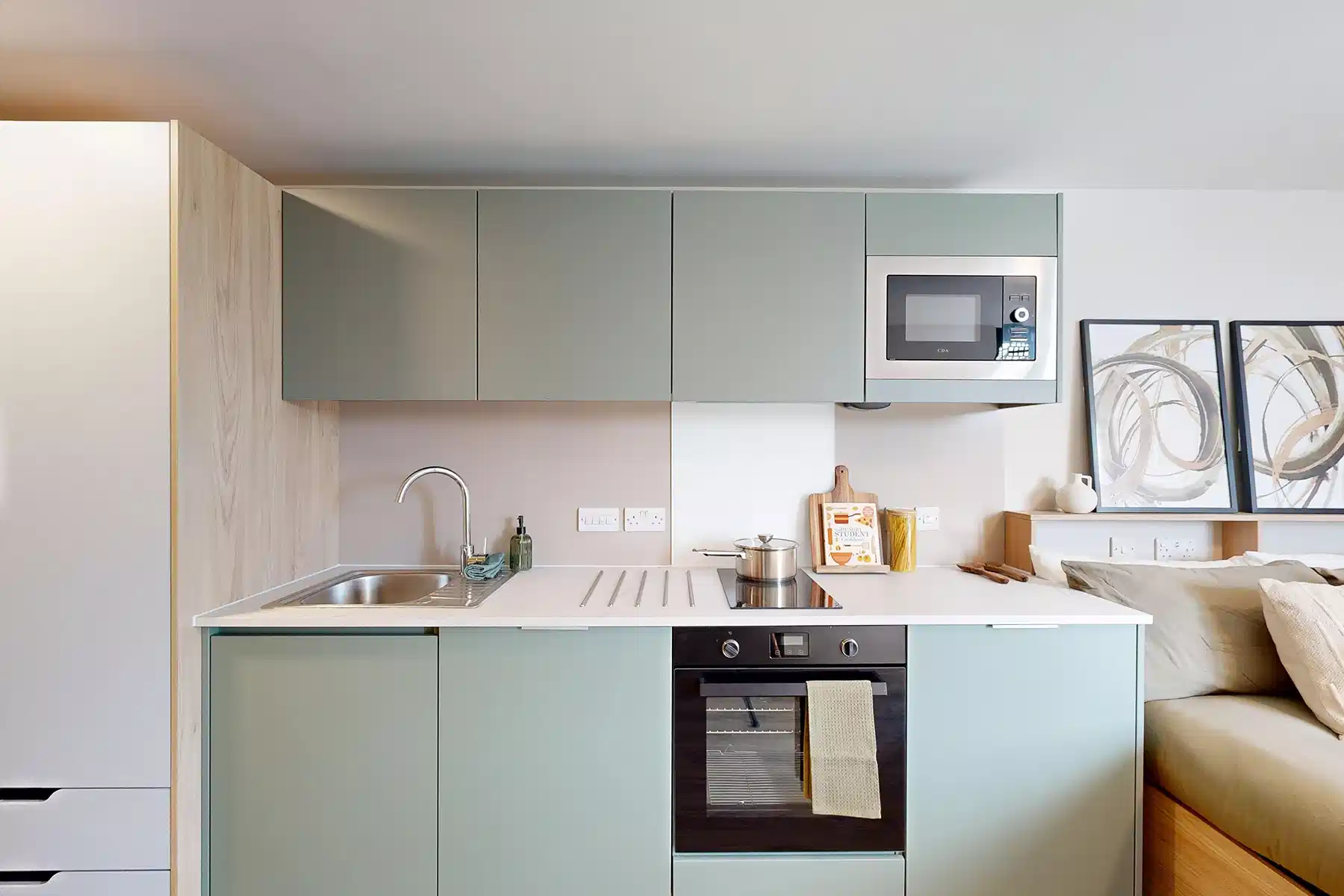 Deluxe Plus Studio - Kitchen