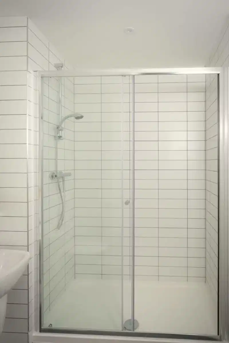 1 Bedroom House - Bathroom