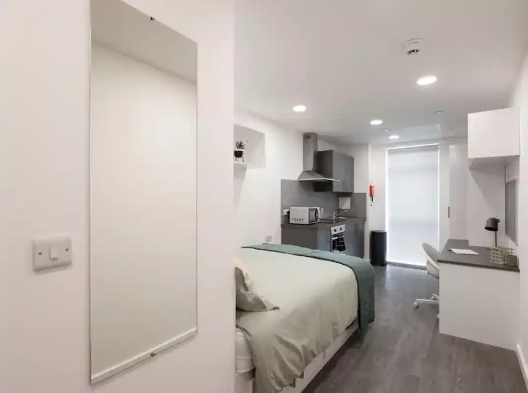 Classic Upper Studio - Bedroom