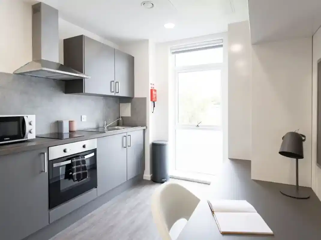 Classic Upper Studio - Kitchen